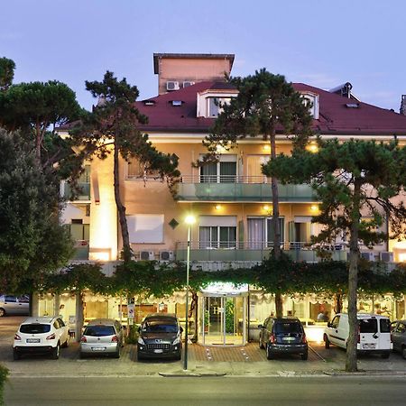 Hotel Mimosa ลินญาโน ซับเบียโดโร ภายนอก รูปภาพ