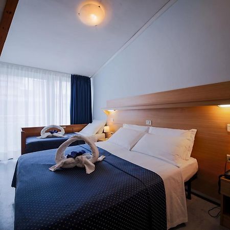 Hotel Mimosa ลินญาโน ซับเบียโดโร ภายนอก รูปภาพ