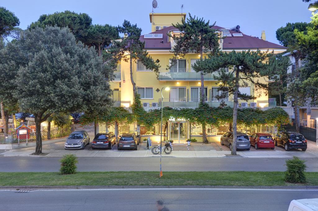 Hotel Mimosa ลินญาโน ซับเบียโดโร ภายนอก รูปภาพ