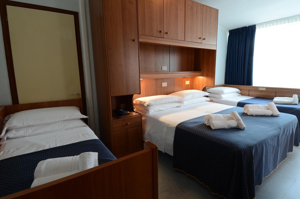 Hotel Mimosa ลินญาโน ซับเบียโดโร ภายนอก รูปภาพ