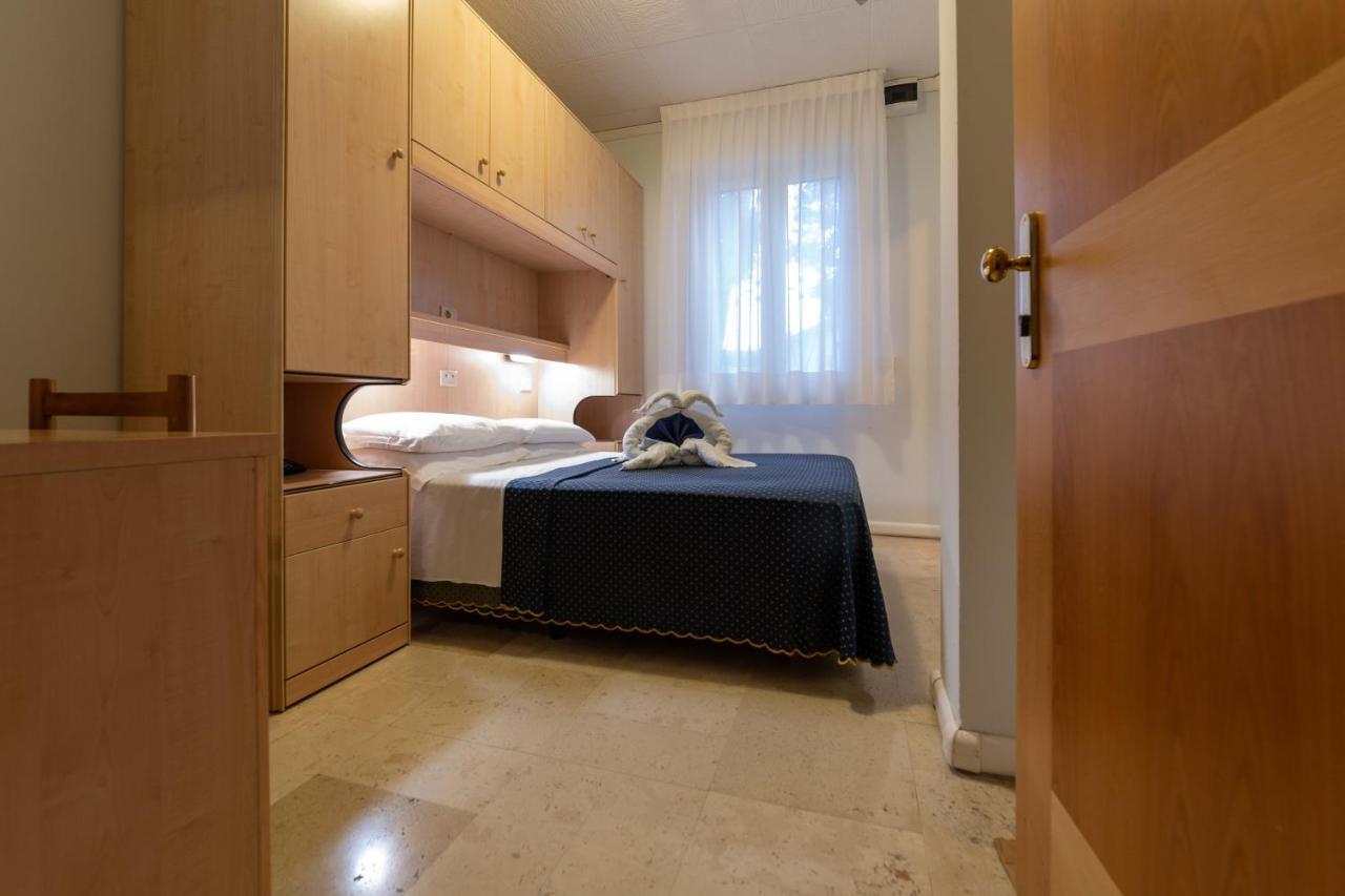Hotel Mimosa ลินญาโน ซับเบียโดโร ภายนอก รูปภาพ