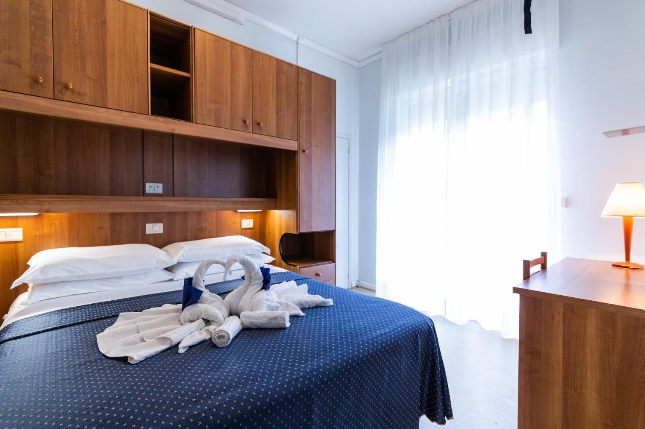 Hotel Mimosa ลินญาโน ซับเบียโดโร ภายนอก รูปภาพ