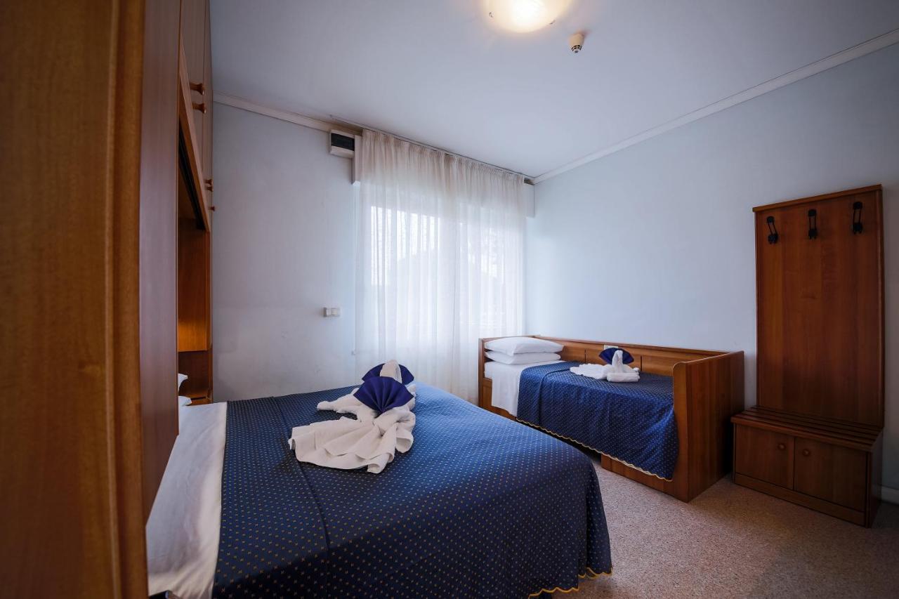 Hotel Mimosa ลินญาโน ซับเบียโดโร ภายนอก รูปภาพ