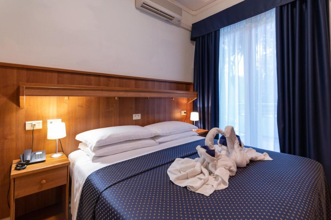 Hotel Mimosa ลินญาโน ซับเบียโดโร ภายนอก รูปภาพ