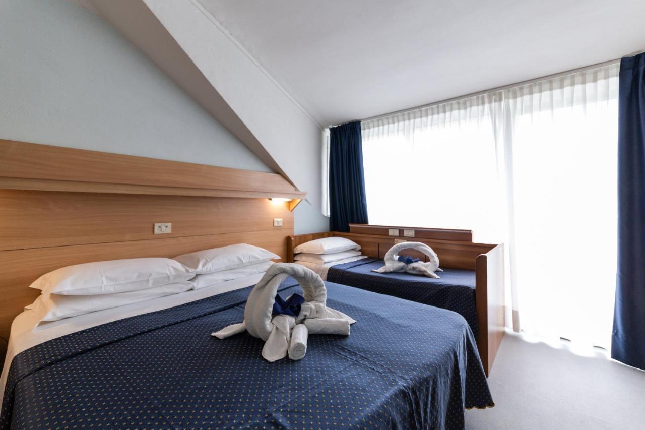 Hotel Mimosa ลินญาโน ซับเบียโดโร ภายนอก รูปภาพ